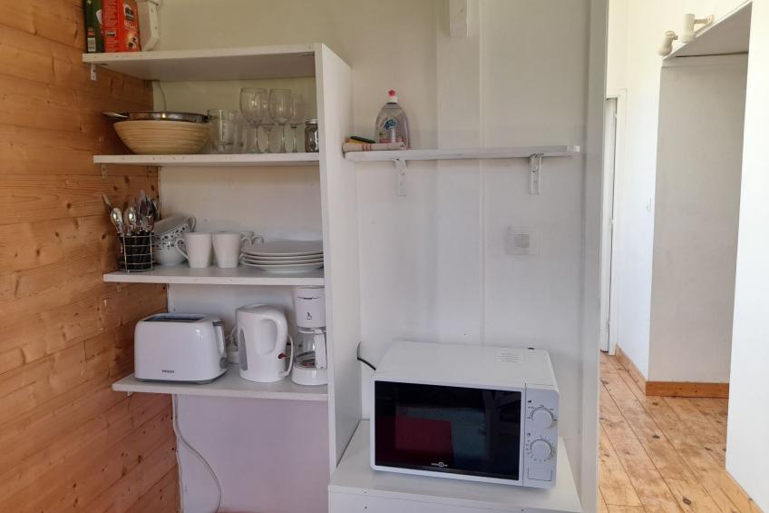 Kleine Wohnung in großem Familienhaus - foto 9