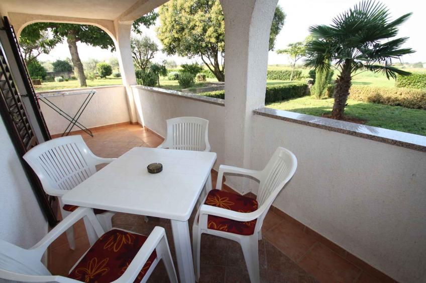 Vakantiewoning met terras - BF-KTCFZ