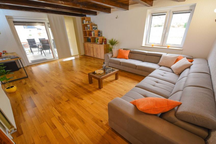 Cozy Luxe Holiday Home with Natural Thermal Bath - Seven Bedroom Holiday Home - foto 2