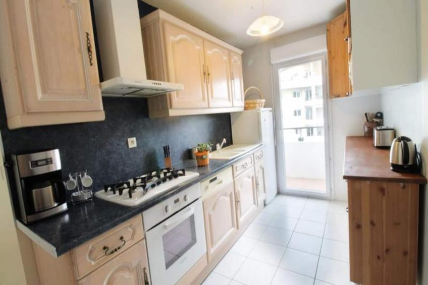 Confortable T3 Au Pied Du Château De Chambéry ! - foto 7