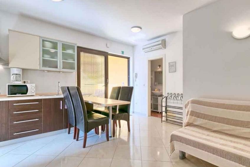 Holiday apartment with terrace and air conditioning - BF-Y93G - foto 12