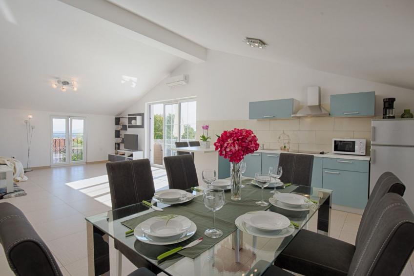 Luxuriöse Villa mit Pool, großem mediterranen Garten und Kinderspielplatz. - foto 20