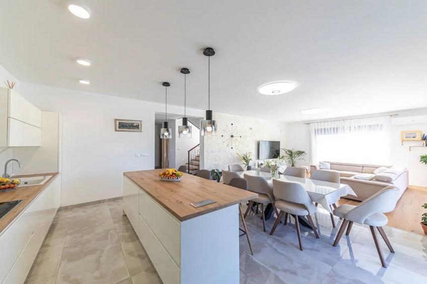 Luxurious Sanctuary Villa Primorski Dolac with Pool - Three Bedroom Villa with Pool - foto 8
