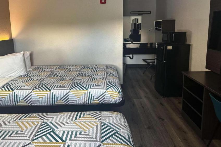 2 Full Beds  Micfridge - foto 17