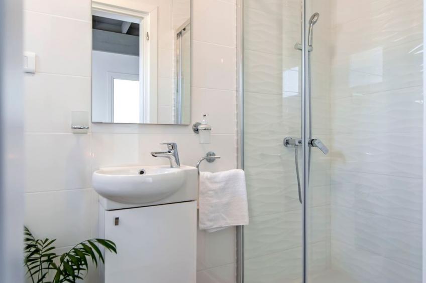 Vollständig freistehende Designervilla mit Infinity-Pool - foto 20