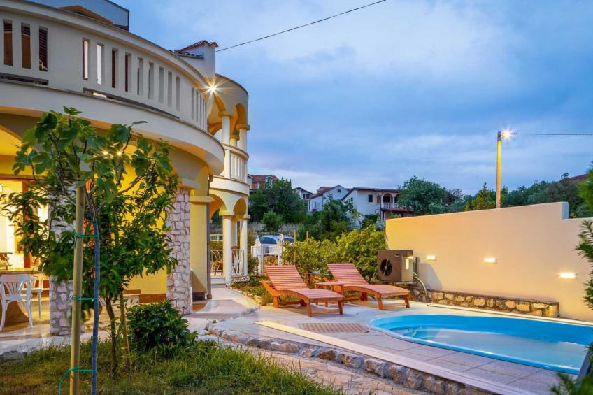 Charming Villa Rea, 8+2 with heated pool - foto 2