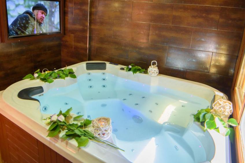 Das Upside Down House mit Whirlpool-Badewanne - foto 3