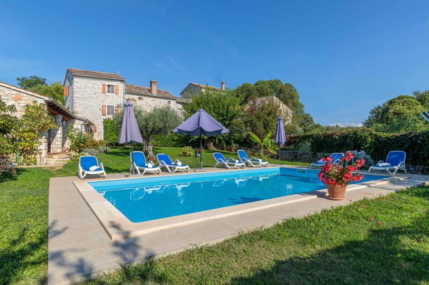 Vakantiehuis met privézwembad en tuin - BF-B62P2