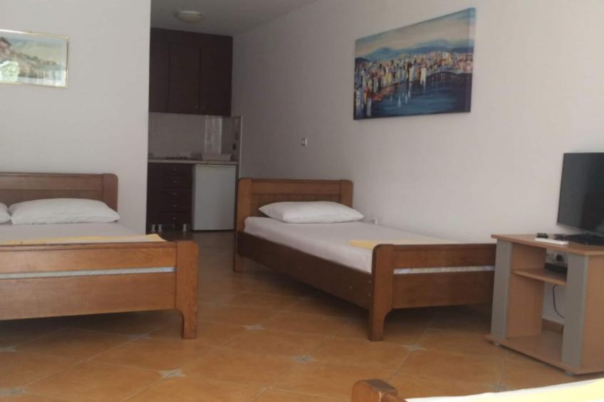 Apartments Aleksić, Bečići - Studio Apartment with Terrace 4