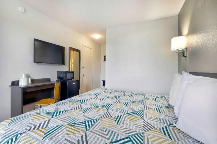 1 King Bed  Non-Smoking - foto 20