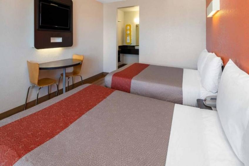 2 Full Beds  Micfridge - foto 4