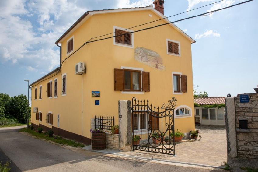 House Barat - foto 6