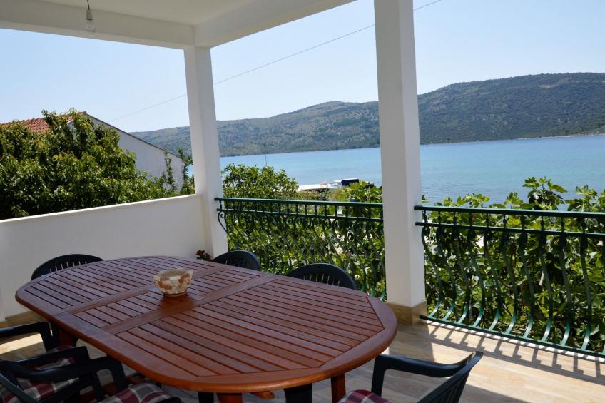 Schöne Wohnung in Poljica mit privatem Parkplatz - foto 4