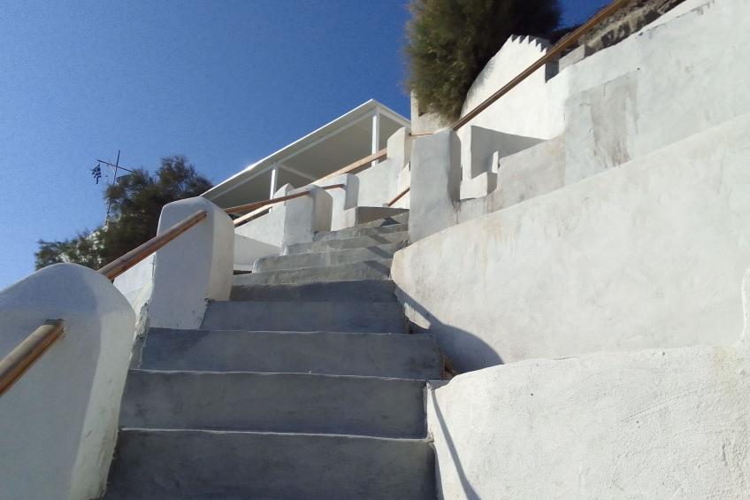 Charmantes Ferienhaus in Ia mit Privater Terrasse - foto 6