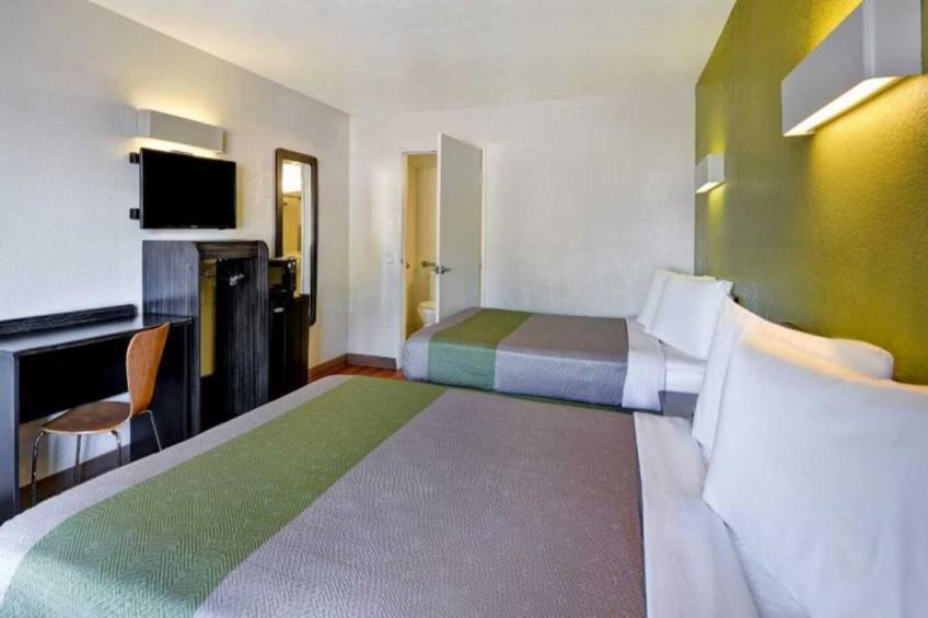 2 Queen Beds  Micfridge - foto 12