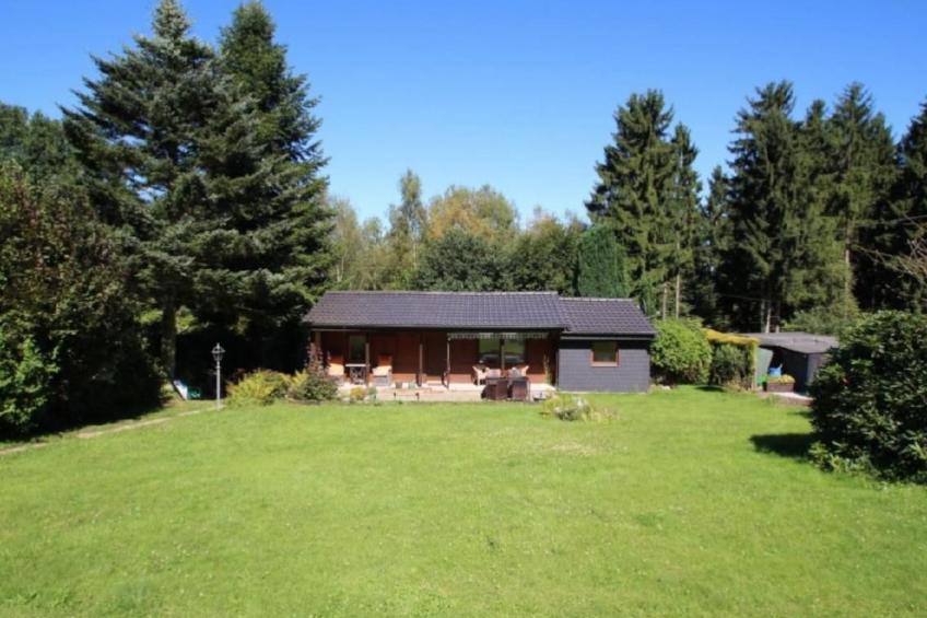 in Oberlahr mit Großem Garten