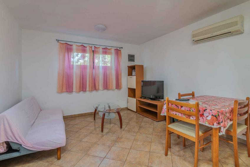 Vakantiewoning in het centrum van Njivice - BF-4XVK6 - foto 10