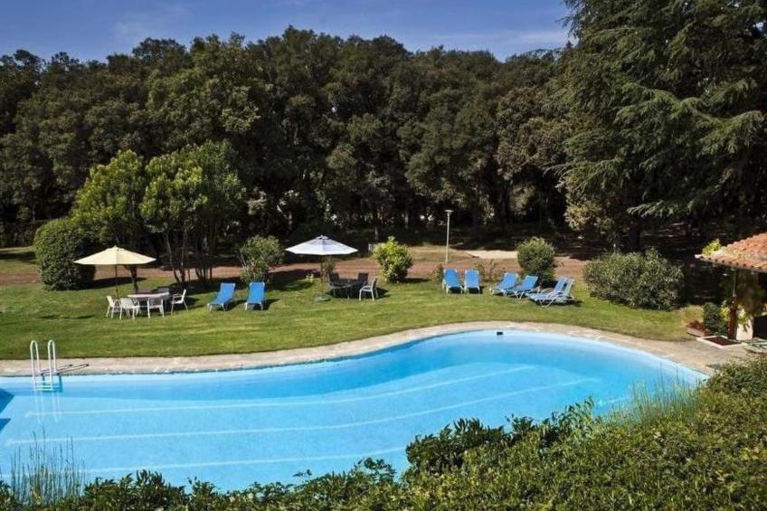 Landhaus, 8 Zimmer mit Bad, Schwimmbad, Tennis