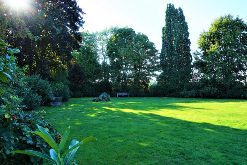 Großzügiges Haus mit traumhafter Gartenanlage - foto 27