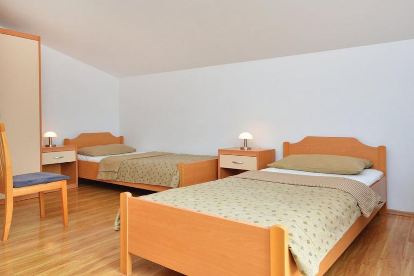 Sobe Melada - Triple Bed Room with Balcony and View (A1)