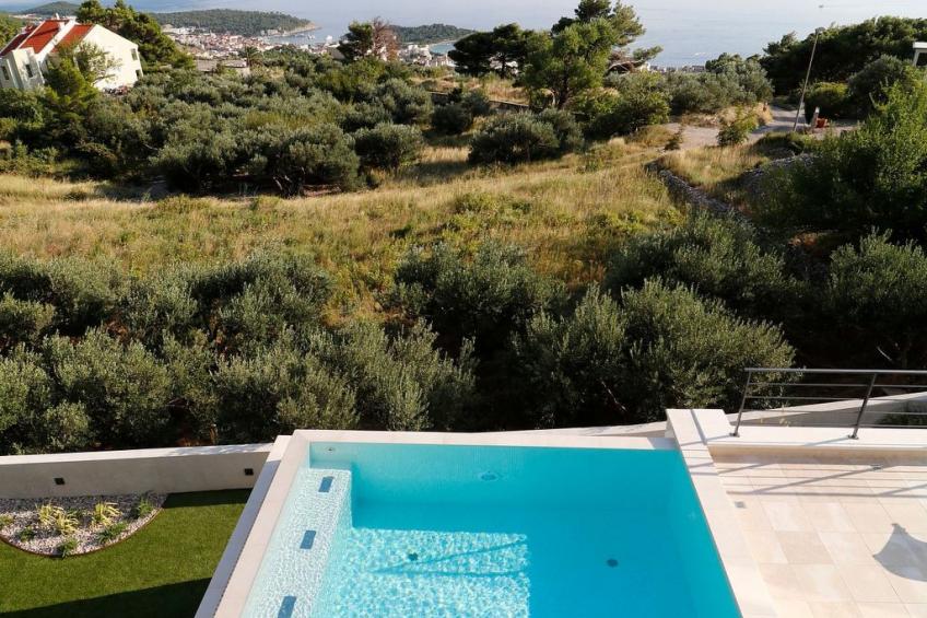 Moderne Villa mit Infinity-Pool im Bergdorf Veliko Brdo - foto 37