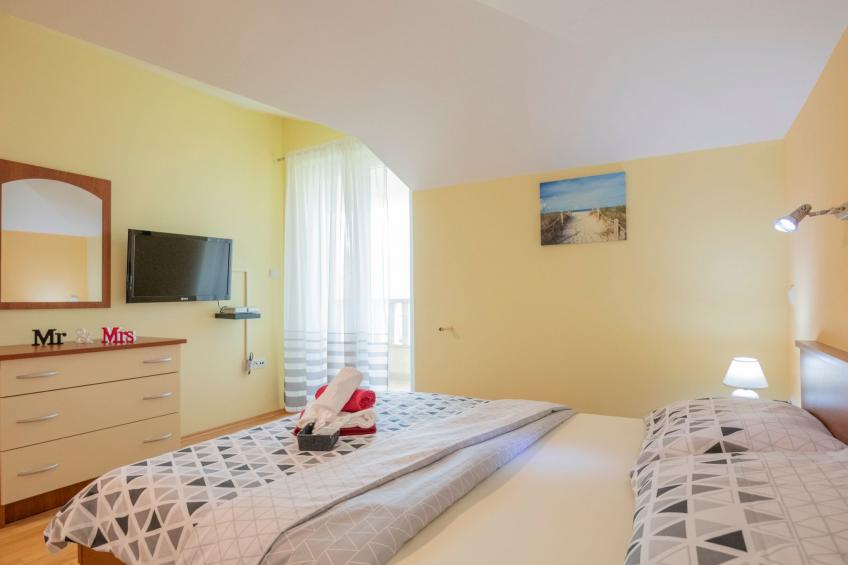 Villa "Mile" mit beheiztem Pool, Grill und Terrasse - foto 39