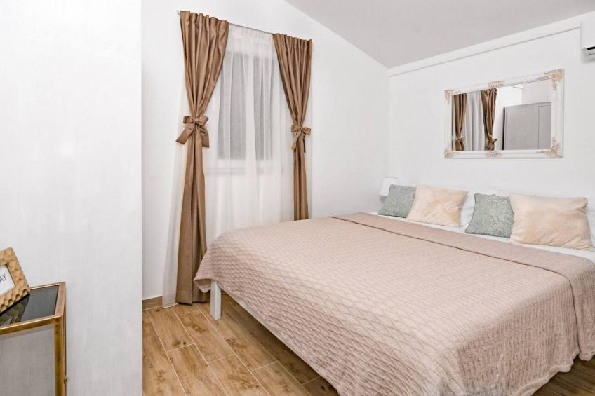 Hidden Gem Holiday Home with Pool in Kastel Stafilic - Two Bedroom Holiday Home with Pool - foto 7