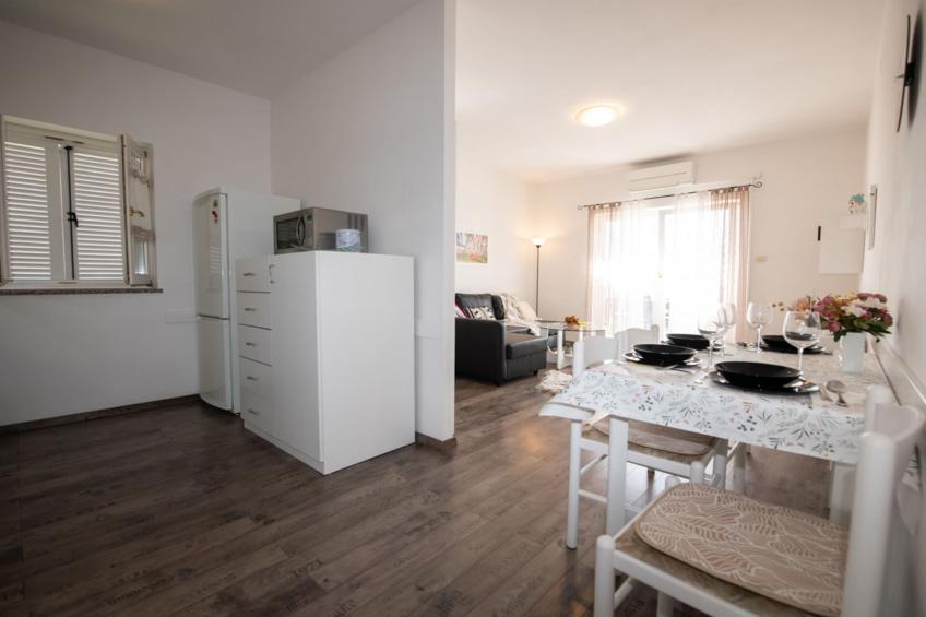 Apartments Mirjana IKA - One Bedroom Apartment With Balcony And Sea View (A2) - foto 5