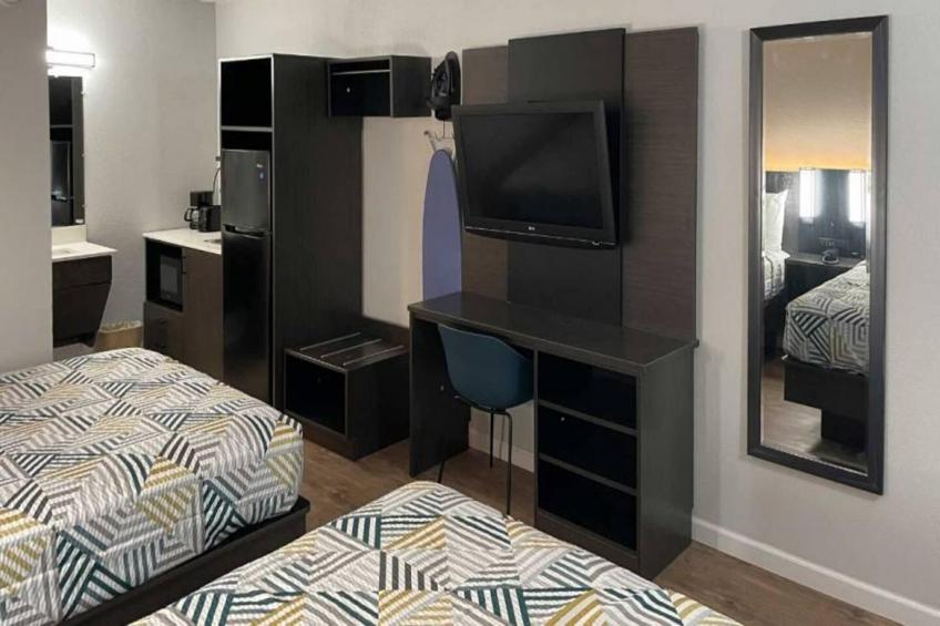 2 Full Beds  Smoking Kitchen - foto 4