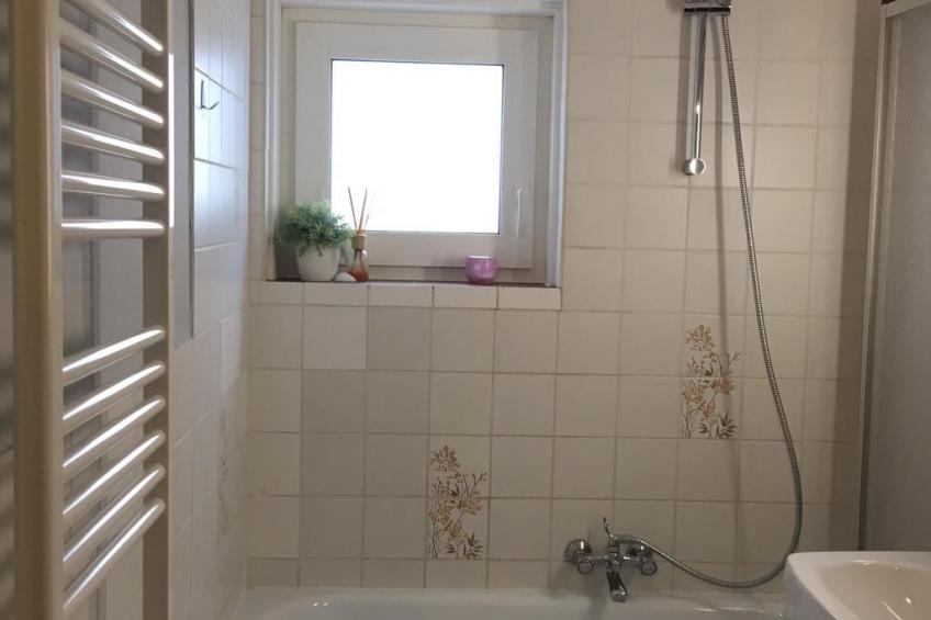 Windekind mit Blick auf die Felder - foto 16