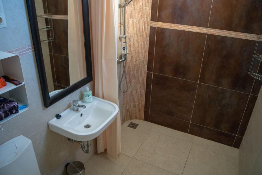 Doppelhaushälfte für sechs Personen mit Garten - foto 9