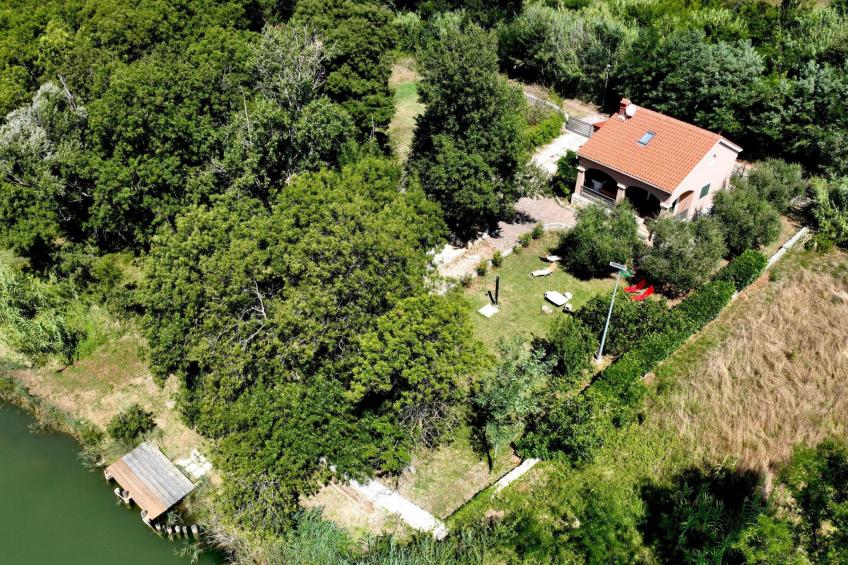 Am Fluss gelegenes Haus mit Galerieschlafplätzen - foto 42