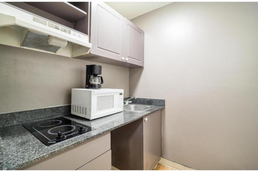 2 Full Beds  Smoking Kitchen - foto 5