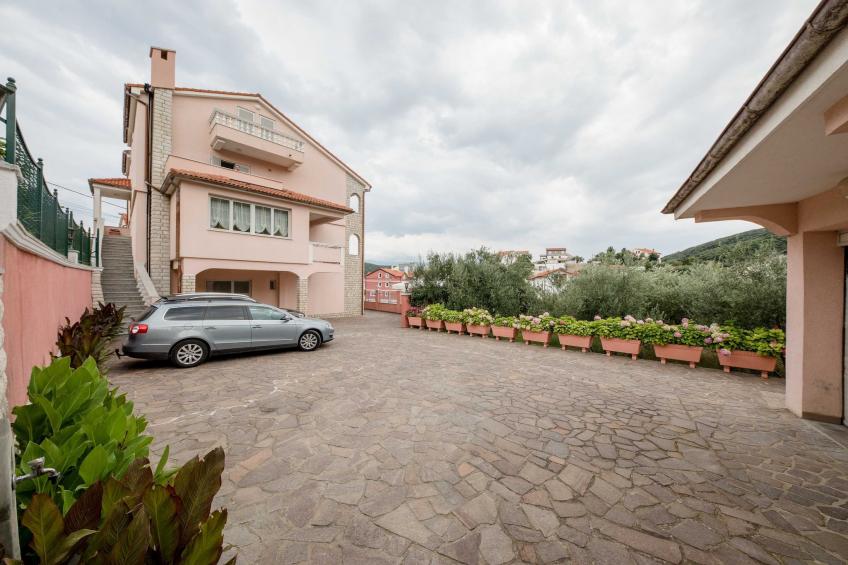 Guest House Villa Anggela - Comfort Triple room with Balcony and Sea View (Br4) - foto 7