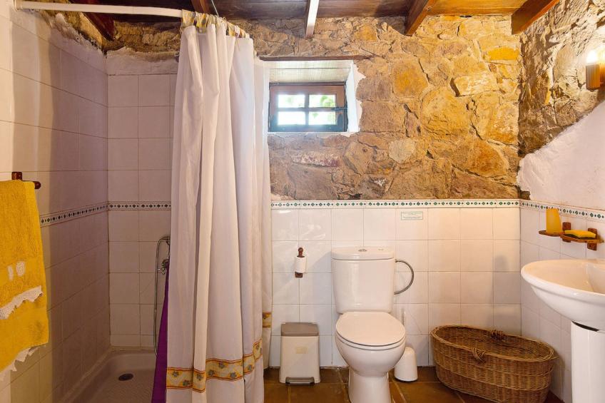 250 Jahre altes Steinhaus mit zwei Terrassen inmitten einer wunderbaren Naturla - foto 23