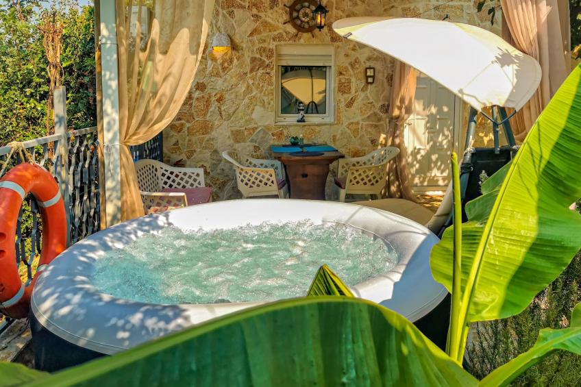 Schönes Apartment mit Whirlpool, Grill und Garten