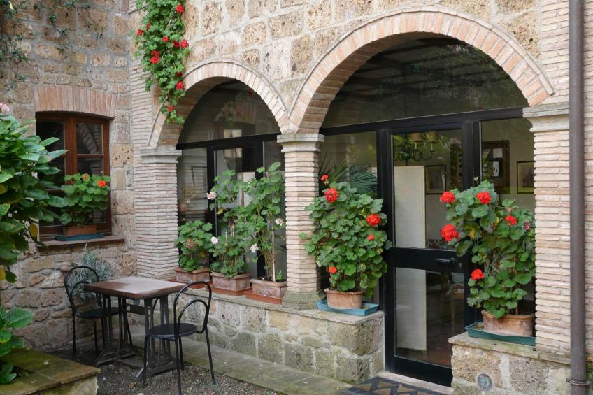 Komfortable Unterkunft in einem Schloss, Schwimmbad