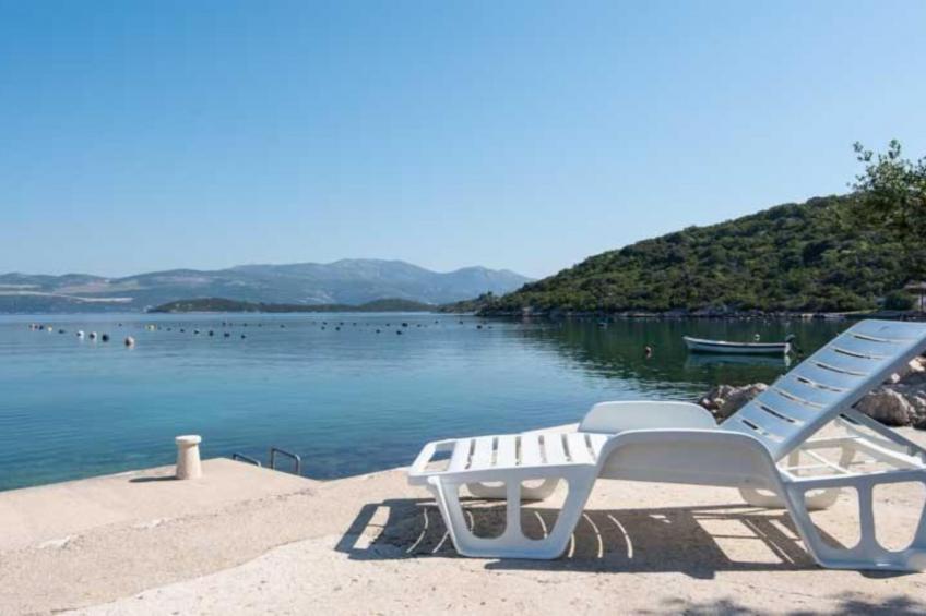 Spacious and Cozy Seafront Apartments - One Bedroom Apartment with Terrace and Sea View - foto 25