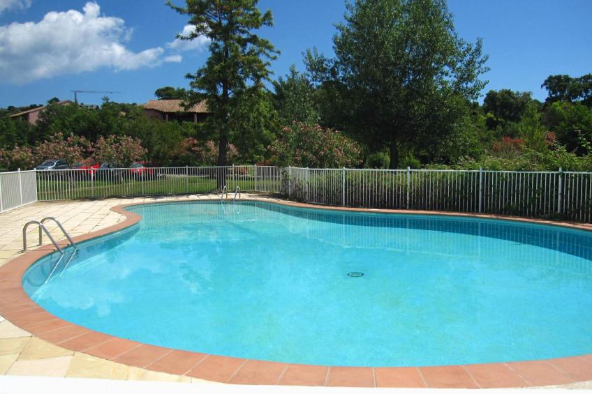 Unterkunft mit Terrasse, Klimaanlage. Schwimmbad - foto 19