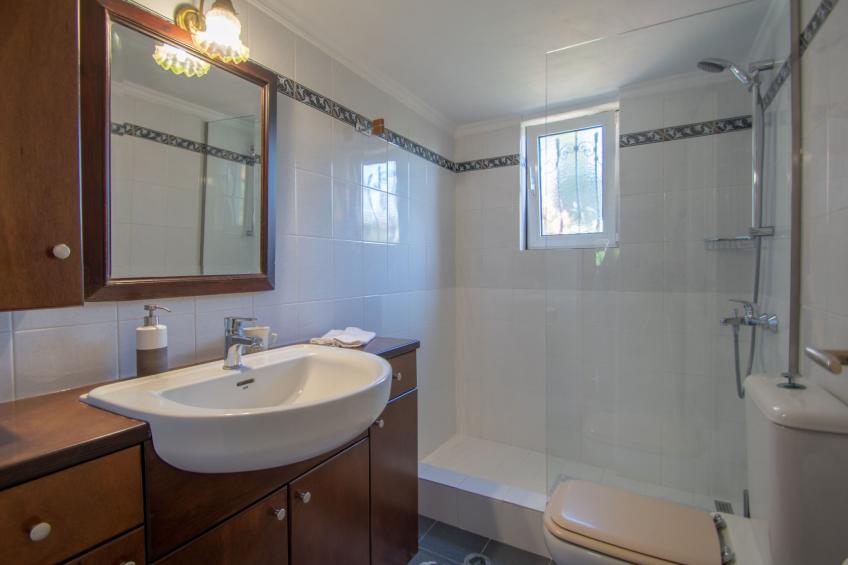 Anwesen mit Garten, Grill und Terrasse - foto 6