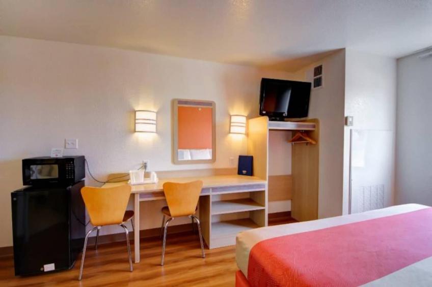 1 King Bed  Non-Smoking - foto 14