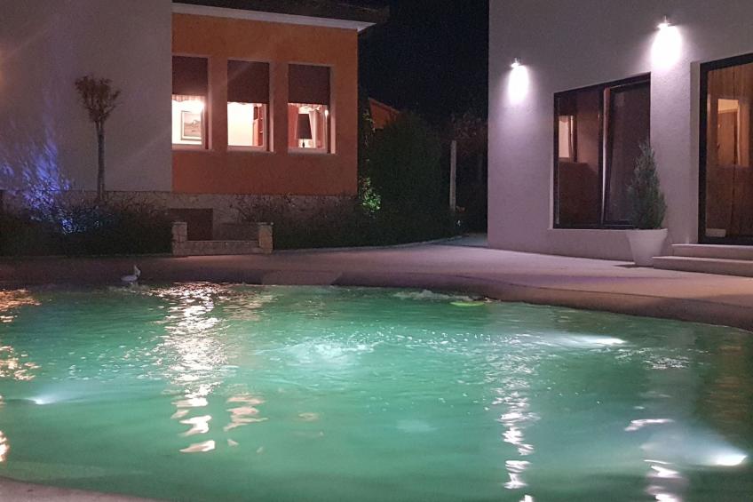 Schöne Villa mit Garten und Biodesign-Pool - foto 3