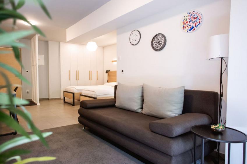 Stylish Apartments with Osijek Near Top Attractions - Standard Studio Apartment  - Maks 3 - foto 9