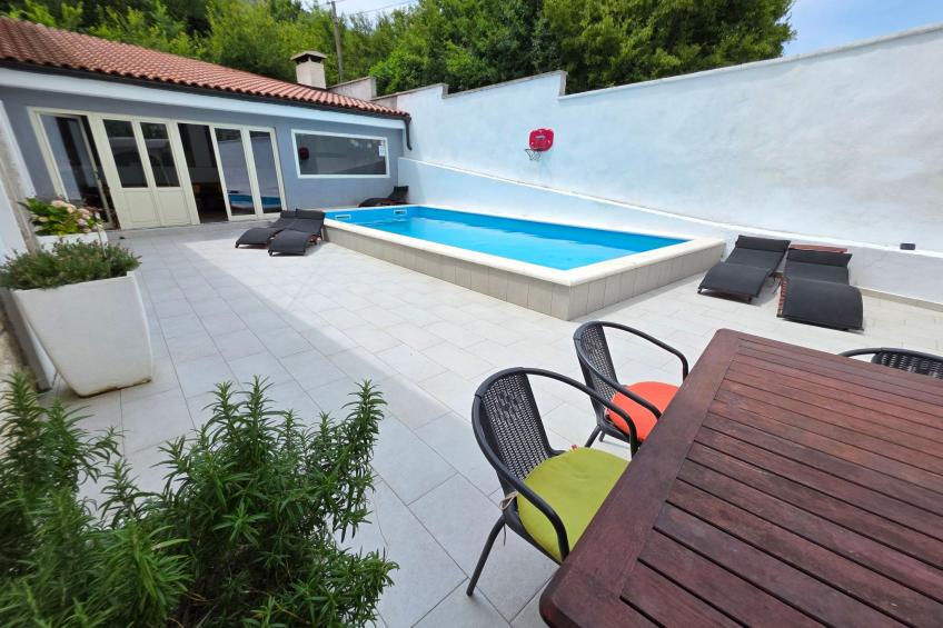 Steinhaus mit privatem Außenpool - foto 45