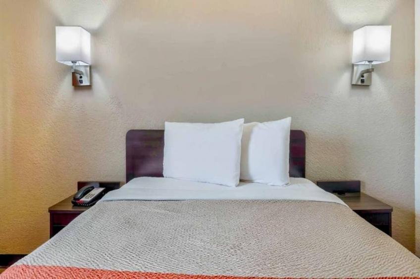 1 Queen Bed  Non-Smoking - foto 12
