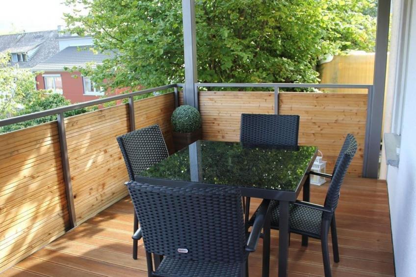 Schiefer Blick, Wohnung mit Terrasse und Balkon