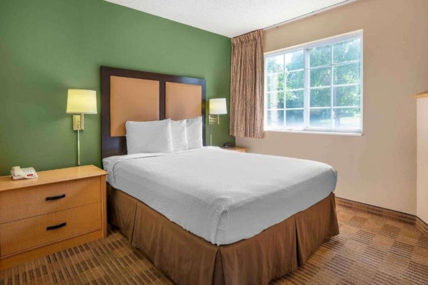1 Queen Bed | Non-Smoking, Kitchen, Sofa-Bed - foto 8