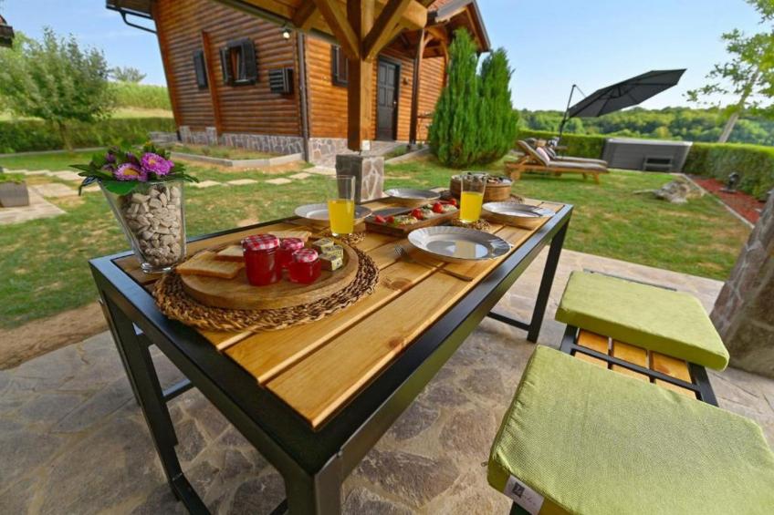 Lavanda Land - Villa Tanya Mrežnica - Three Bedroom Holiday Home with Hot Tub - foto 46