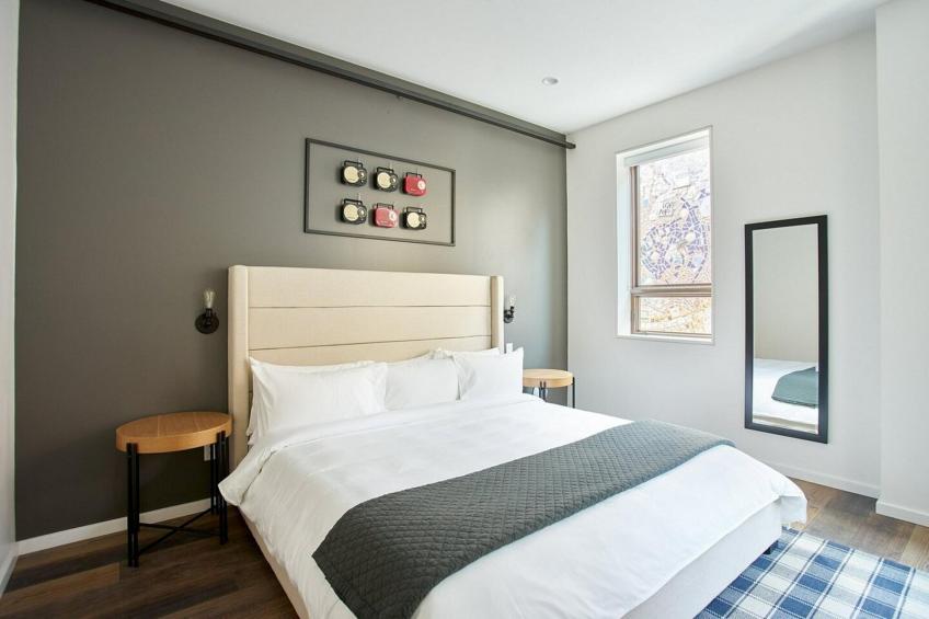 Luxe Room 1 King Bed  Dutch Hotel - foto 9