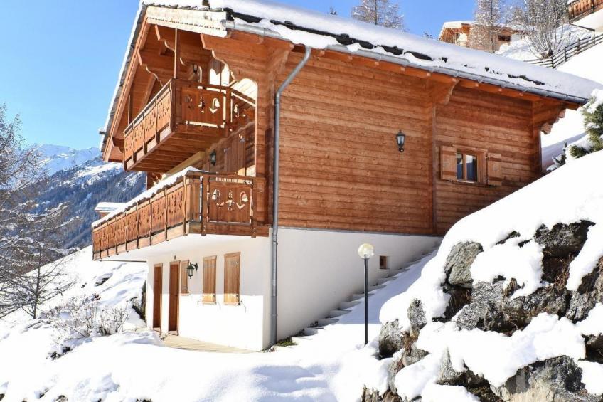 Chalet Mountain Star